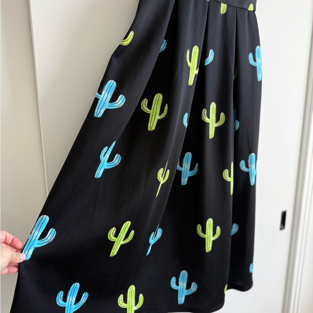 Promesa Cactus Print Midi Dress Size Small Made in USA Black Novelty Print - Picture 7 of 9